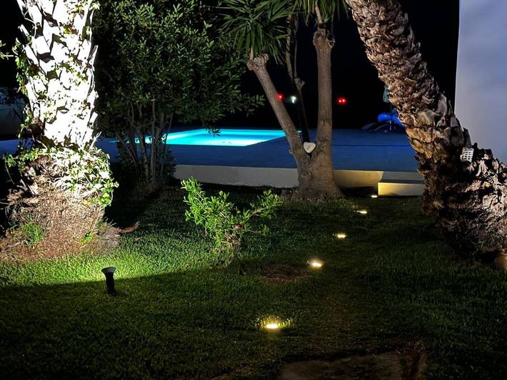 Casa vacanza per 10 persone, con Balcone e Terrazza nonché Giardino e Piscina a Cinisi