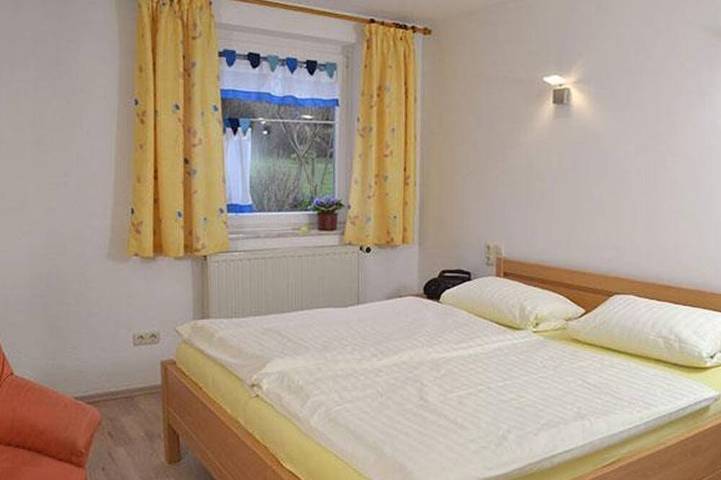 Ganze Wohnung, Ferienwohnung 2 Eg für 2 Personen 50 m2 - Ferienwohnungen Familie Fuss in Ochsenkopf, Bischofsgrün