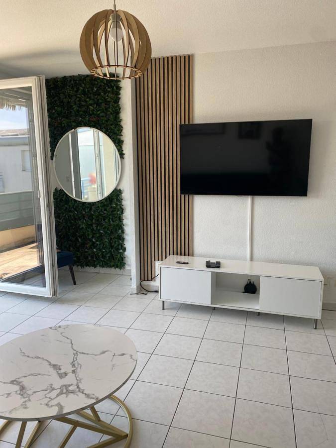 Apartamento de vacaciones para 4 personas, con piscina además de balcón y vistas - 1