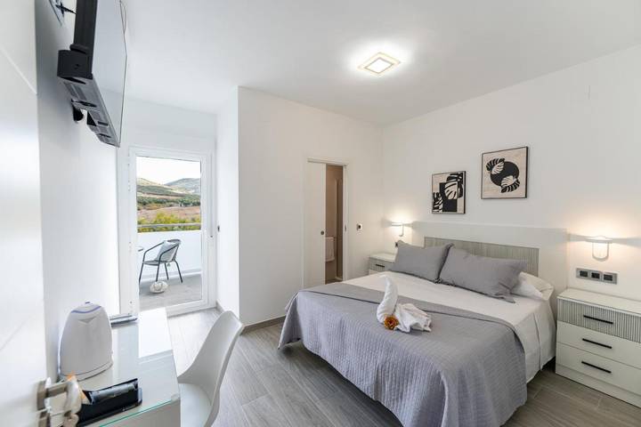 Apartamento para 2 personas, con balcón y vistas en Iznájar