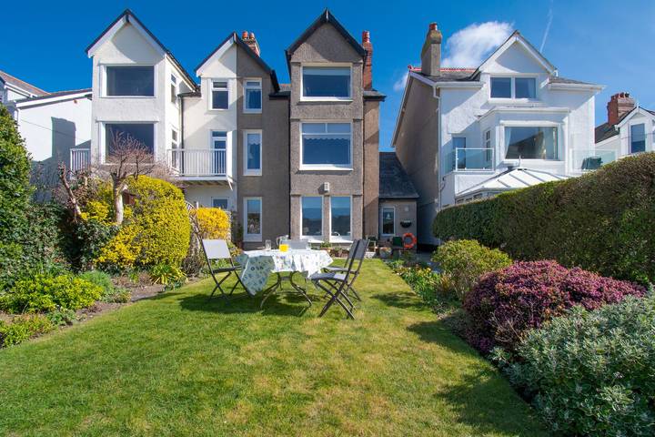 Cottage for 3 people, with terrace and garden in Deganwy