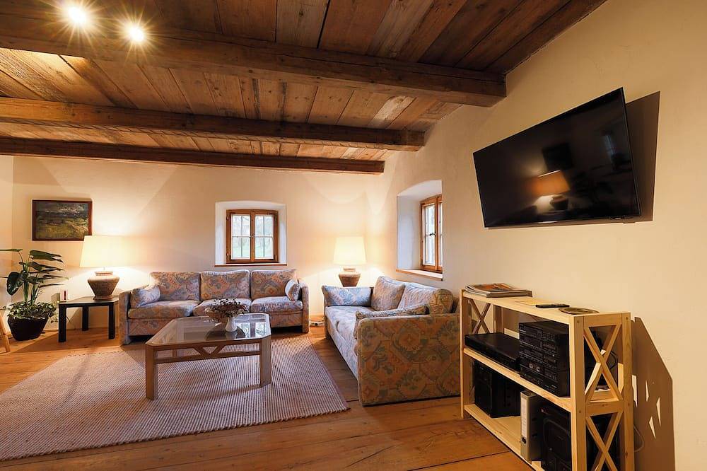 Ferienhaus Nöstlbach - Landhaus mit Garten in Pittenhart, Chiemsee