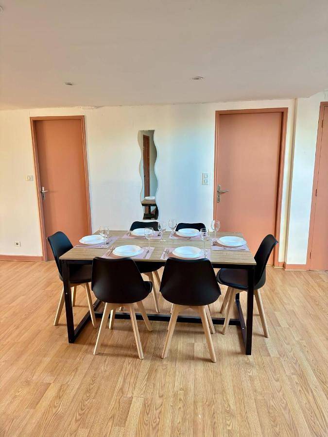 Appartement entier, Three-Bedroom Apartment in Montbéliard, Doubs