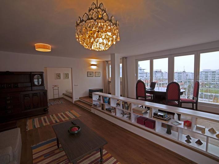 Ganze Wohnung, Penthousewohnung mit großer Terrasse in zentraler Lage in Novi Belgrad, Belgrad