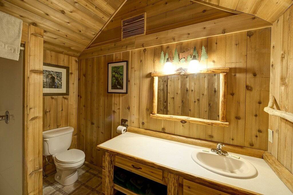 Comfy cabin is situated on the Silver Gate property which overlooks 10,000ft tall mountain peaks surrounding the town. in Cooke City-Silver Gate, Absaroka Range
