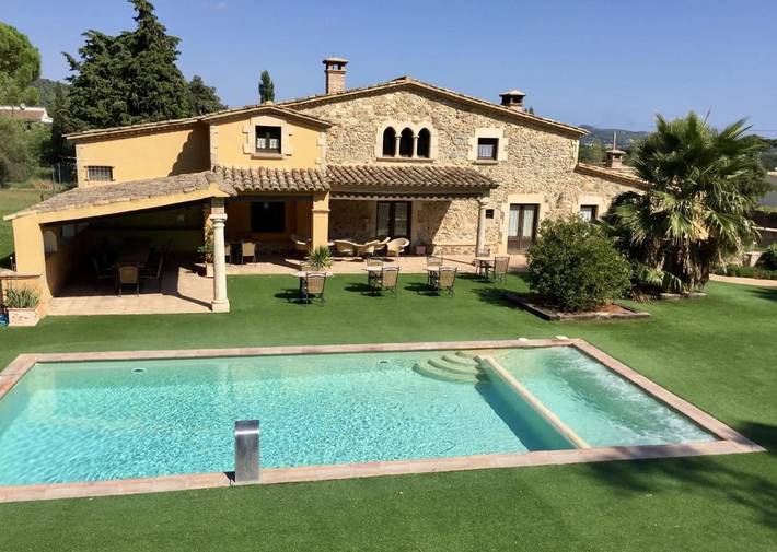 Casa rural para 30 personas, con jacuzzi además de jardín y piscina en Provincia de Gerona - 3