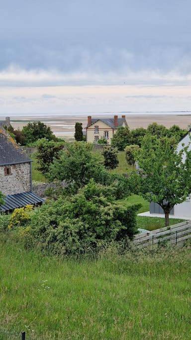 Location de vacances pour 11 personnes, avec vue ainsi que jardin et terrasse à Regnéville-sur-Mer - 4