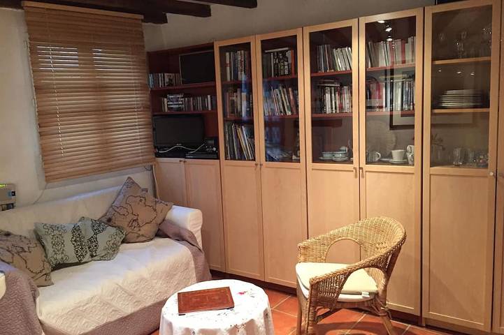 Village studio, close to Versailles & Paris in Saint-Nom-la-Bretèche, Yvelines