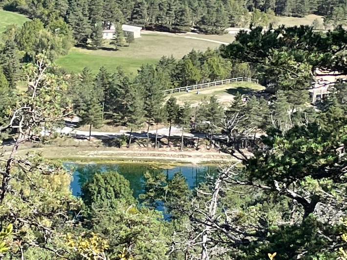 Location de vacances pour 4 personnes, avec piscine ainsi que vue et terrasse à Saint-Auban - 4