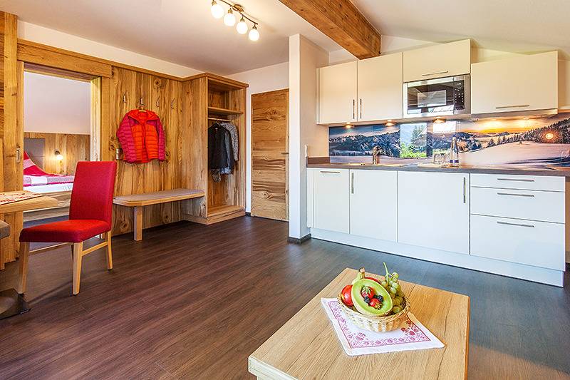 Zirbelstube - Appartement Wiesengrund - avec balcon et vue sur les montagnes environnantes in Reit im Winkl, Alpes bavaroises