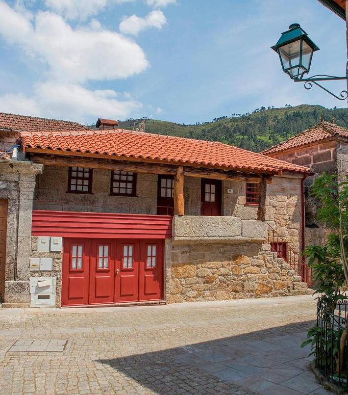 Location de vacances pour 6 personnes, avec vue et jardin, adapté aux familles dans Sistelo - 2