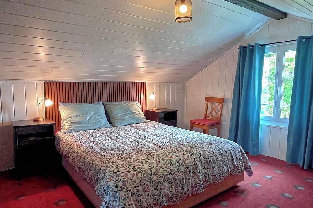 A cozy cottage, suitably different, near medieval and modern Neuchâtel. in Val-de-Ruz, Lake Neuchâtel