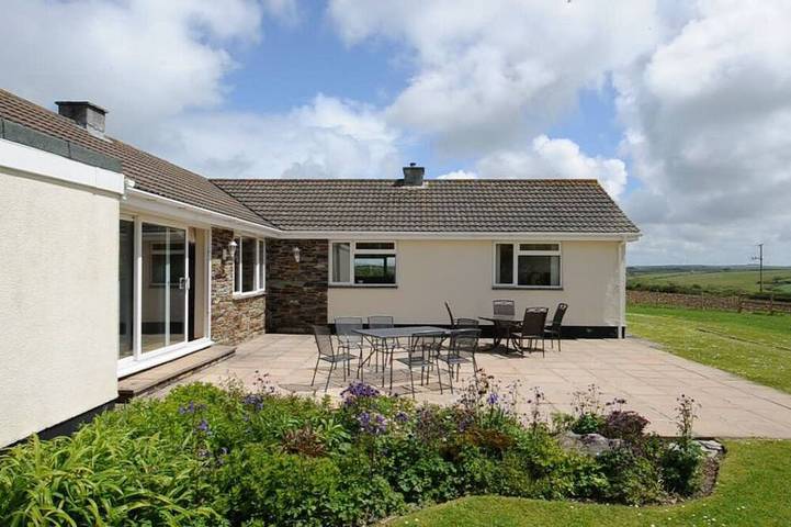 Holiday rental for 8 people, with garden and terrace in Crantock