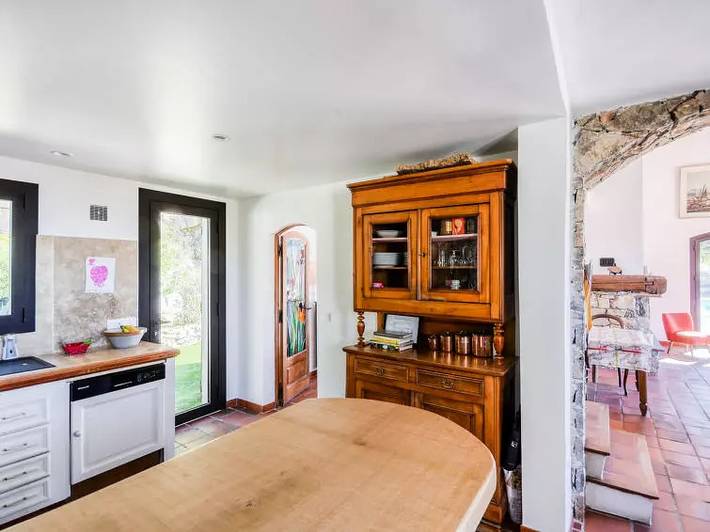 Location de vacances pour 6 personnes, avec balcon et piscine à Solliès-Ville - 4
