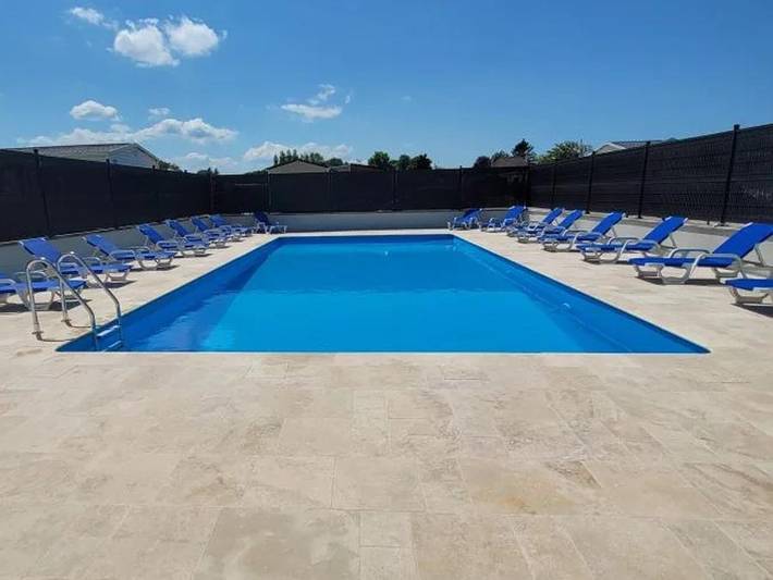 Camping pour 4 personnes, avec Terrasse