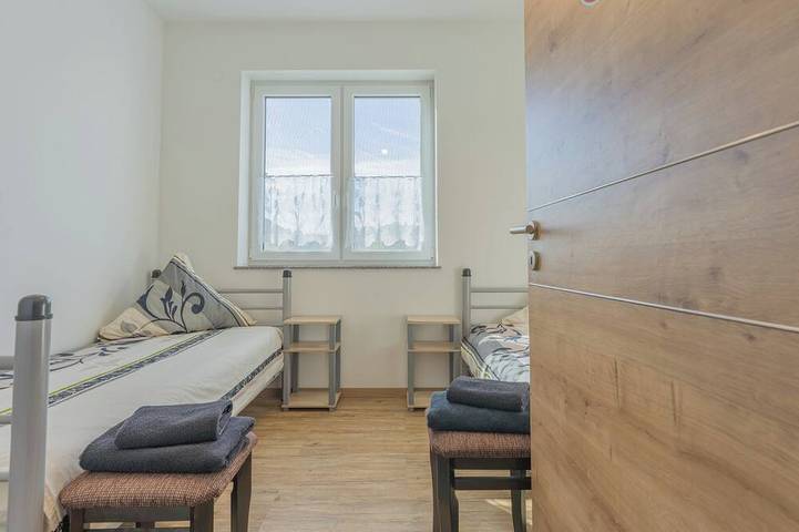 Ganze Wohnung, Komfortables Apartment mit Platz für 5 Gäste in Ebersheim (Mainz), Mainz