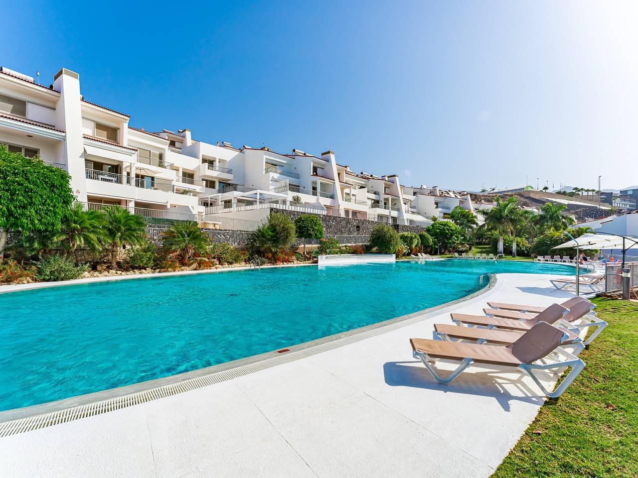 Entire apartment, Luxury apartment in La Caleta near restaurants in La Caleta, Adeje