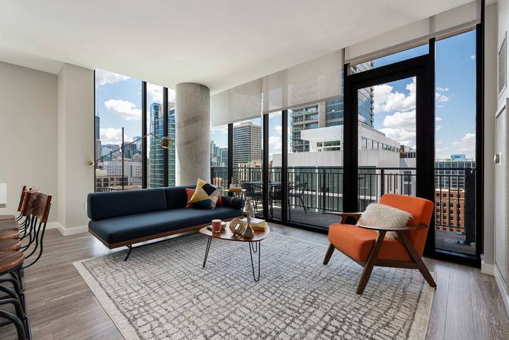 Apartamento de vacaciones para 10 personas, con terraza y vistas al lago además de jardín y piscina - 1