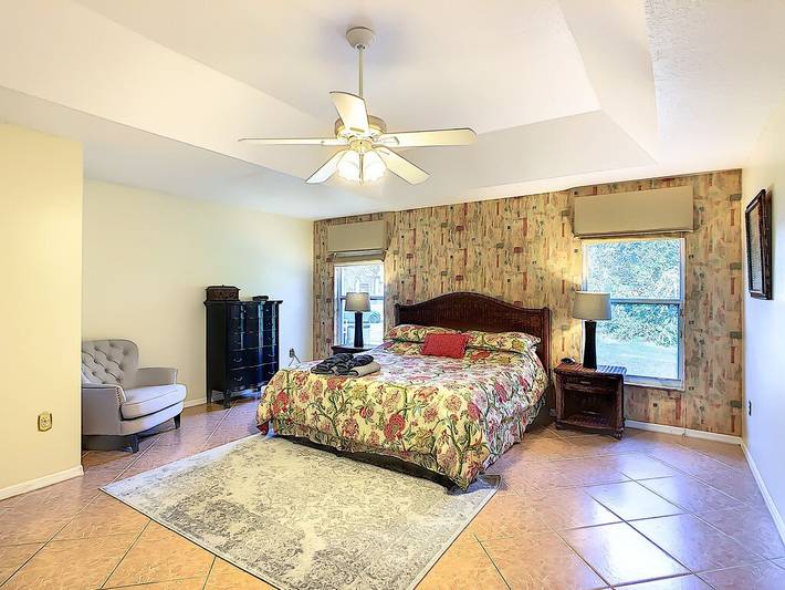 Vacation rental for 10 people, with pool and yard in Poinciana