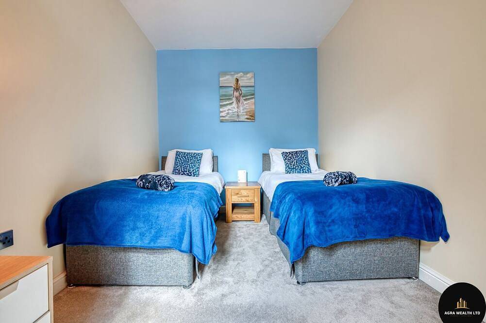 Warwick University | 4Br Retreat | 6 Beds, 3 Baths in Coventry, Birmingham Area