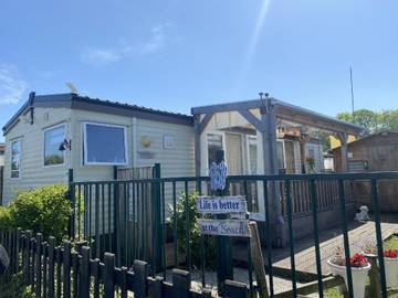 Vacation Rental for 4 Guests in Kamperland, Zeeland Coast, Picture 2