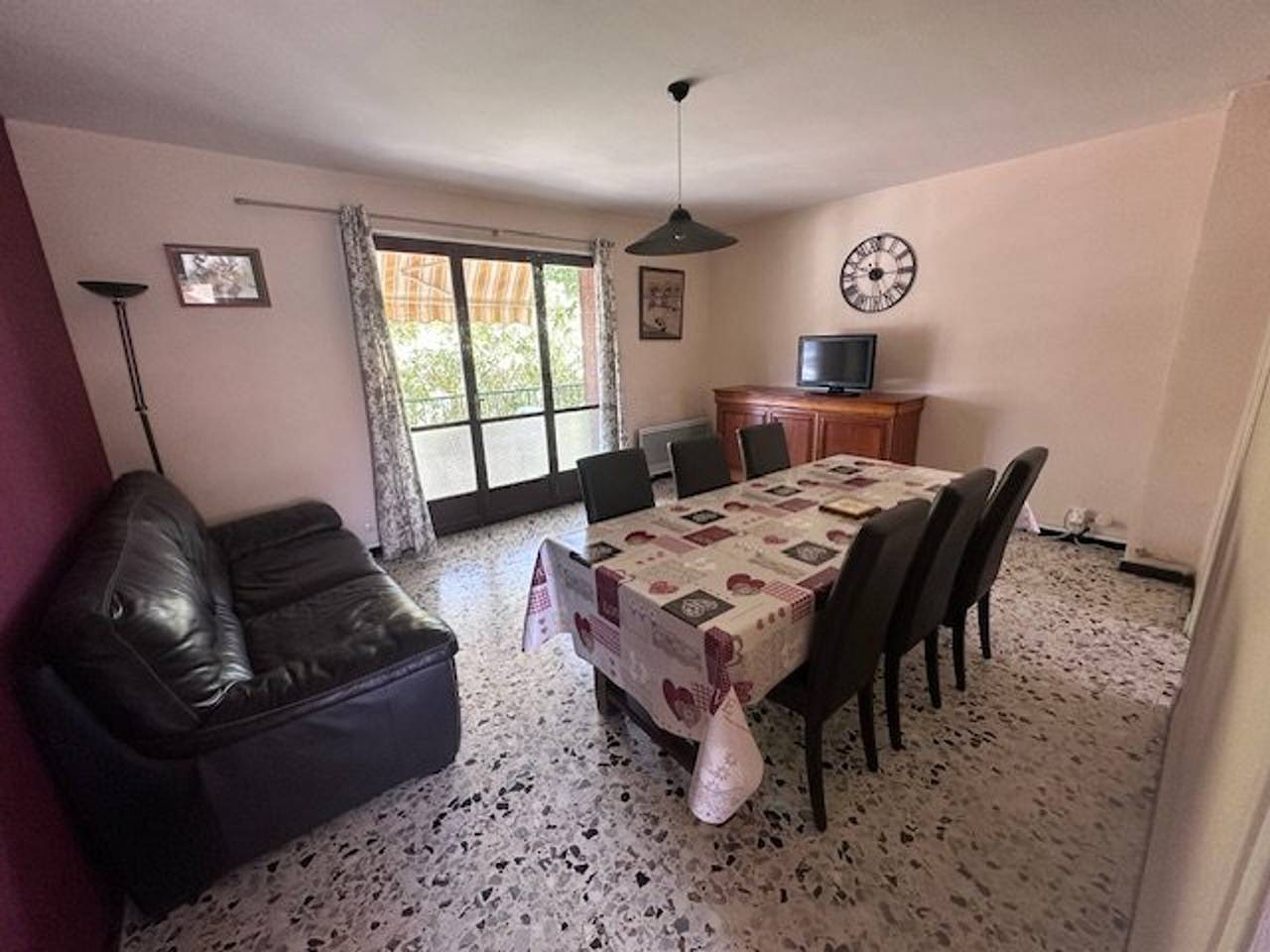 Apartamento entero, Amplio apartamento 3 habitaciones, terraza y aparcamiento privado, 7 plazas in Le Grau-du-Roi, Côte d'Améthyste