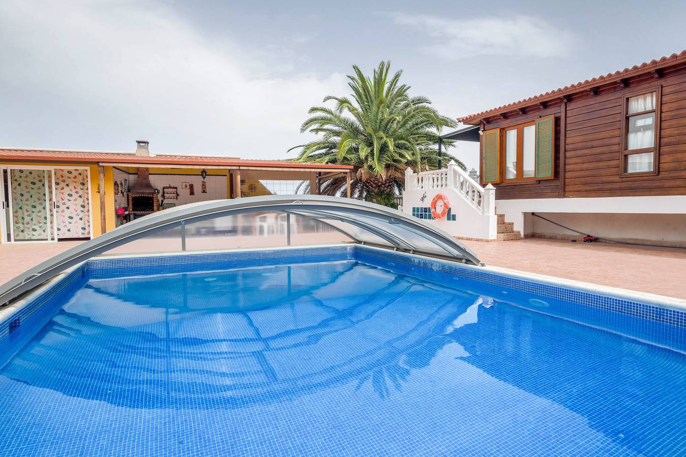Encantadora "Casa Rural" con vistas al mar, vistas a la montaña, Wi-Fi, jardín, terraza y piscina. in Arafo, Arafo region