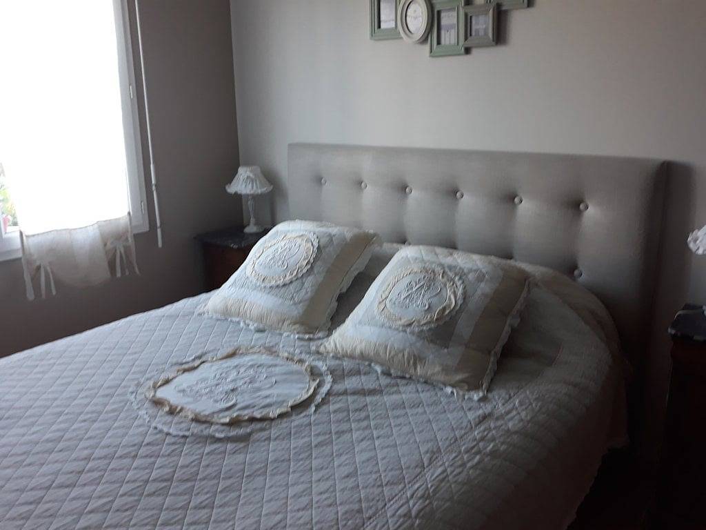 Chambre pour 2 personnes avec salle de bain privative - Chambre 1 in Saint-Hilaire-Petitville, Carentan les Marais