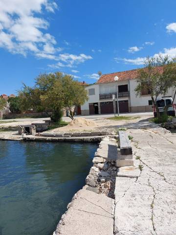 Apartment for 3 People in Zaboric, Croatian Adriatic, Photo 2