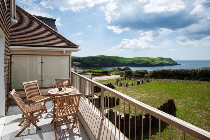 Holiday rental for 4 people, with balcony and garden in Hope Cove