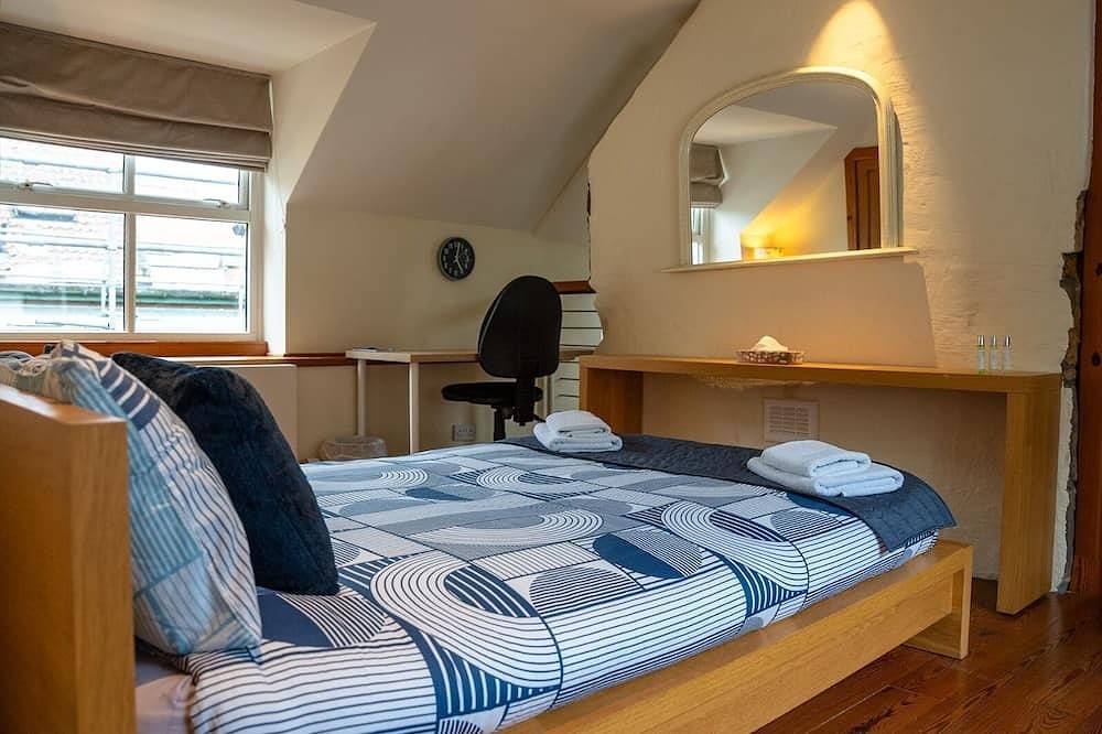 Characterful Semi-Detached House; Enviably Located in St Andrews, Region Fife