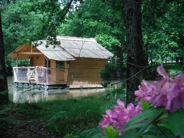 Gîte pour 2 personnes, avec terrasse et vue sur le lac dans la Sarthe