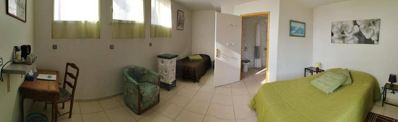 Chambre d’hôte pour 4 personnes, avec vue ainsi que jardin et piscine dans Marne - 2