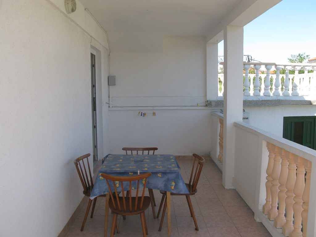 Entire holiday apartment, Holiday apartment with terrace and air conditioning  in Lopar, Rab