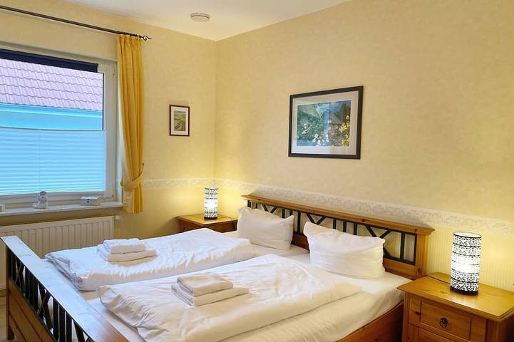 Bungalow für 4 Personen, mit Terrasse und Sauna sowie Garten in Sassnitz - 2