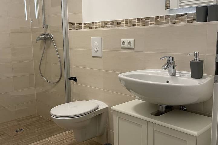 Ferienwohnung für 2 Personen, mit Terrasse und Garten in Neuruppin - 3