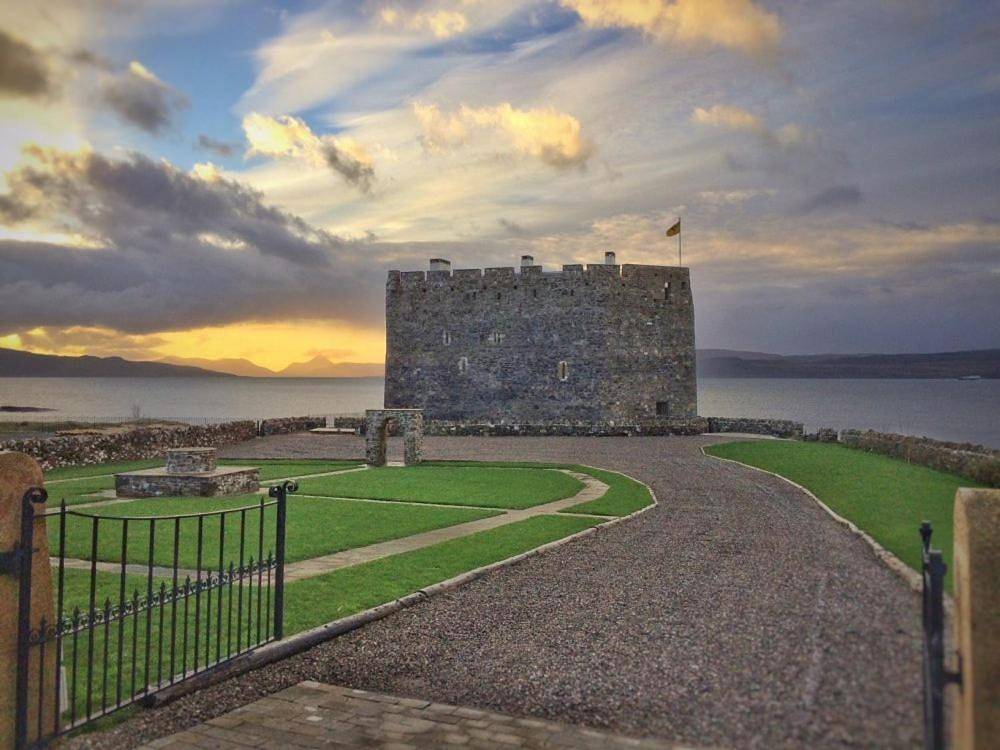 Mingary Castle - Restaurant with Rooms in Highlands