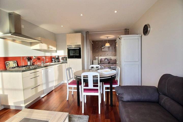 Gîte pour 2 personnes, avec Terrasse ainsi que Jardin et Vue à Trévou-Tréguignec - 4