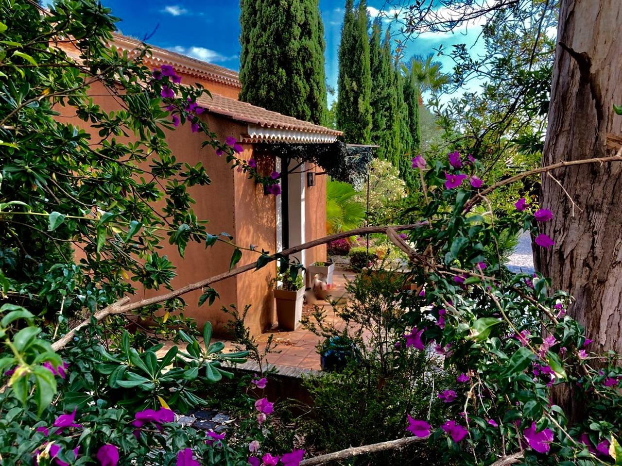 Spacious villa in Carqueiranne for 10 people, near the sea in Carqueiranne, Toulon region