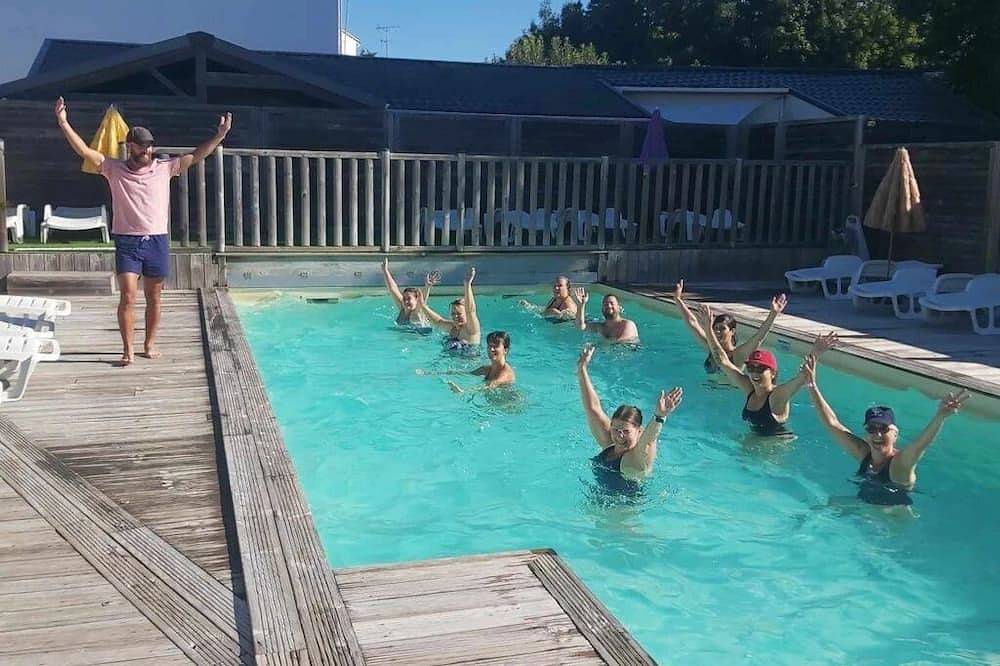 Camping 3 étoiles - Piscine - ccbfdhe in Surgères, Rochefort region