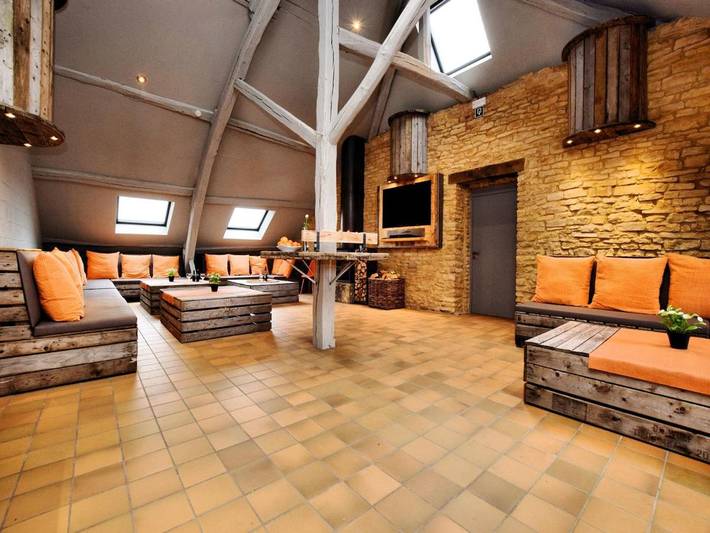 Location de vacances pour 50 personnes, avec piscine ainsi que jardin et sauna à Florenville - 4