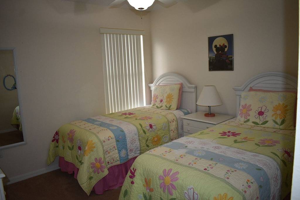 Family pool home on gated community, private pool & jacuzzi, grill, games room. in Kissimmee, Osceola County