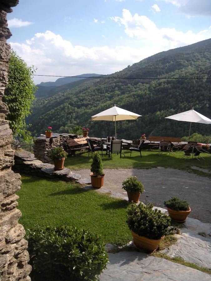Casa rural con piscina para 4 personas, con Terraza además de Jardín y Vistas en Ripollès - 4