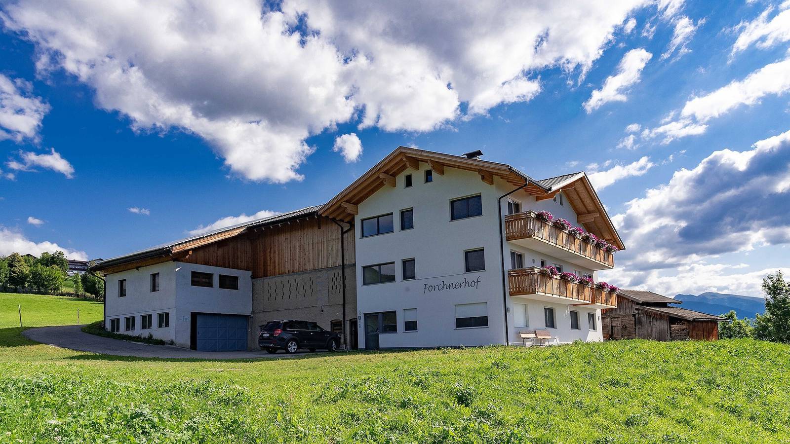 Appartamento intero, Appartamento 'Forchnerhof Apt Rose' con vista sulle montagne, giardino comune e Wi-Fi in Maranza, Rio di Pusteria