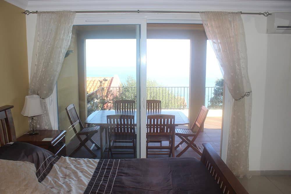 Mediterranean villa with pool and magnificent sea views in La Côte Vermeille, Cerbère