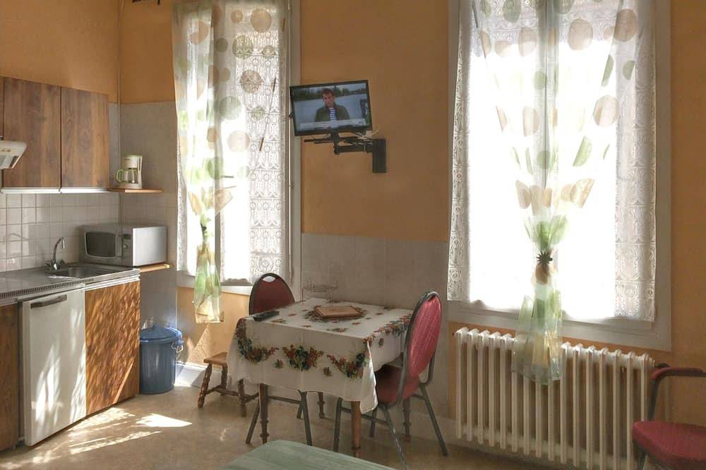 Apartamento entero, Homerez - Estudio en Néris-les-Bains in Néris-les-Bains, Región de Montluçon