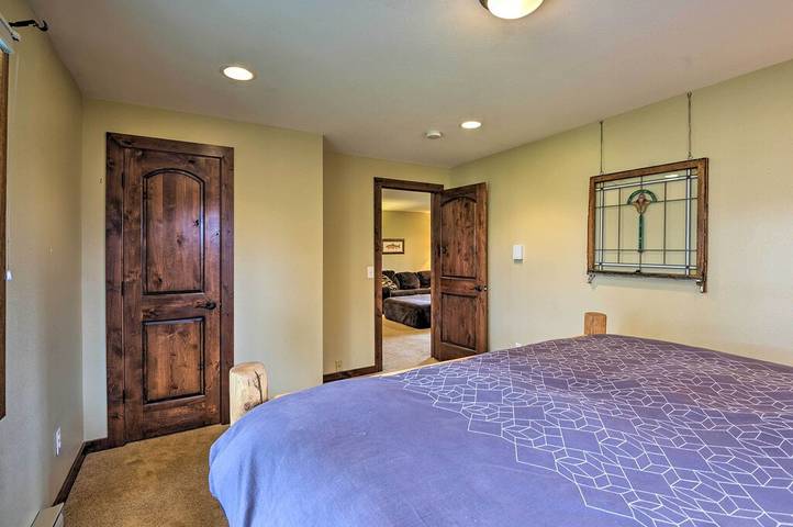 Log cabin for 16 people, with terrace and hot tub in Rocky Mountain National Park