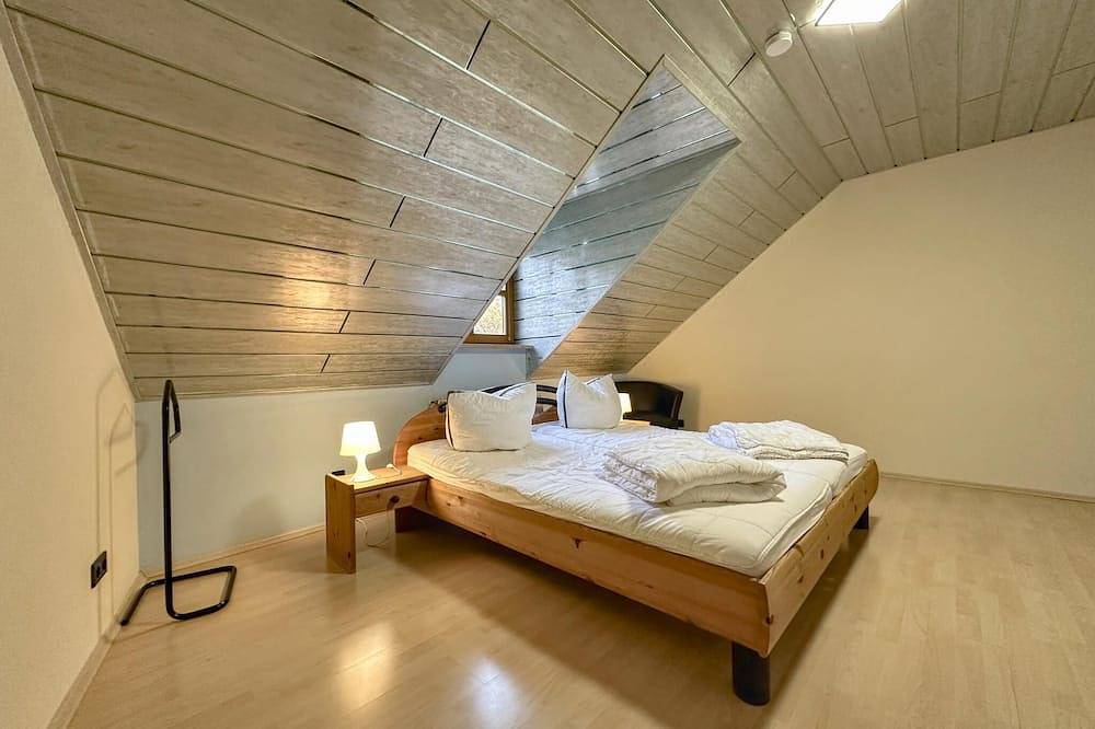 Ganze Wohnung, Geräumige Ferienwohnung in Bayern mit Balkon in Riedenburg, Altmühltal
