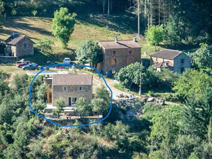 Location de vacances pour 5 personnes, avec Jacuzzi et Piscine à Montclar (Aveyron)