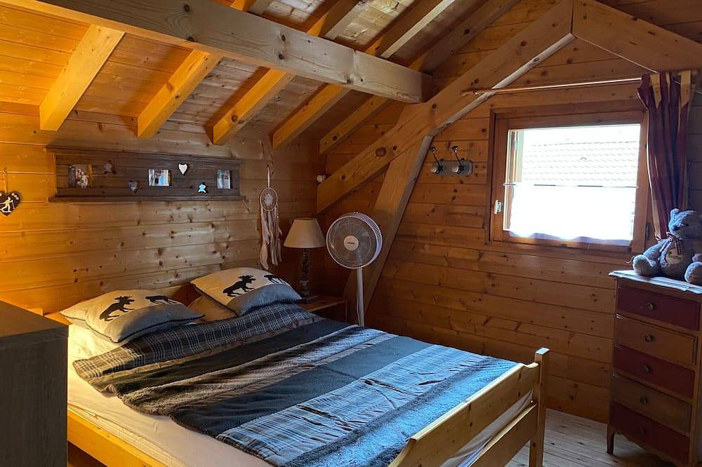 Chalet “6p Comfort - La Tourmaline” with Mountain View, Private Terrace, and Wi-Fi in Verchaix, Bonneville region